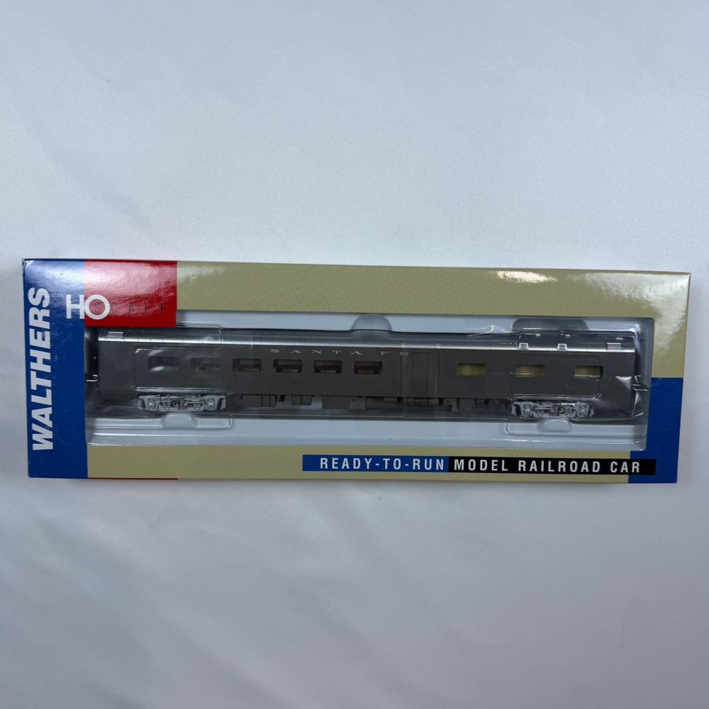Walthers Pullman-Standard 48-Seat Diner HO Scale Santa Fe Silver 932-6822